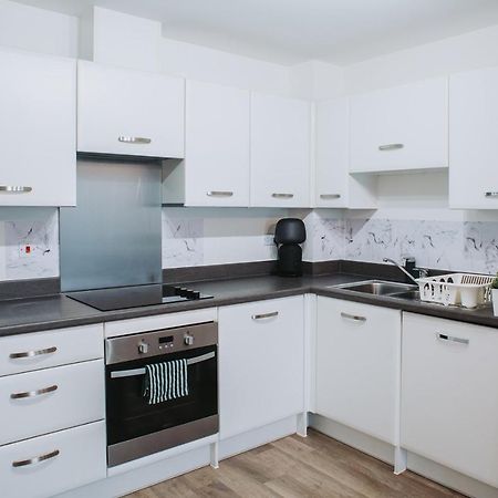 Deluxe 2 Bed Flat In Patchway Near Aztec West And Cribbs Causeway Bristol Apartment Ngoại thất bức ảnh
