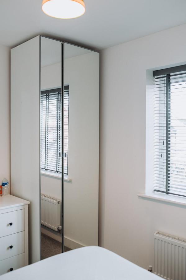 Deluxe 2 Bed Flat In Patchway Near Aztec West And Cribbs Causeway Bristol Apartment Ngoại thất bức ảnh
