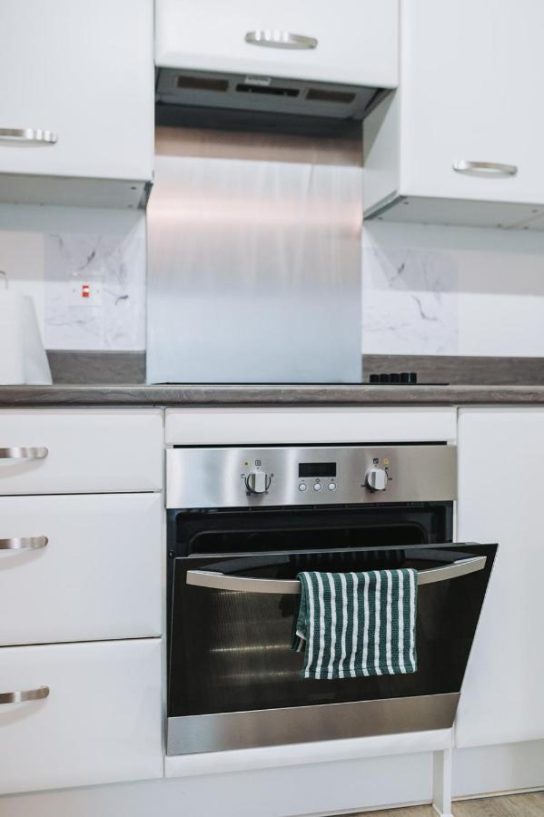 Deluxe 2 Bed Flat In Patchway Near Aztec West And Cribbs Causeway Bristol Apartment Ngoại thất bức ảnh