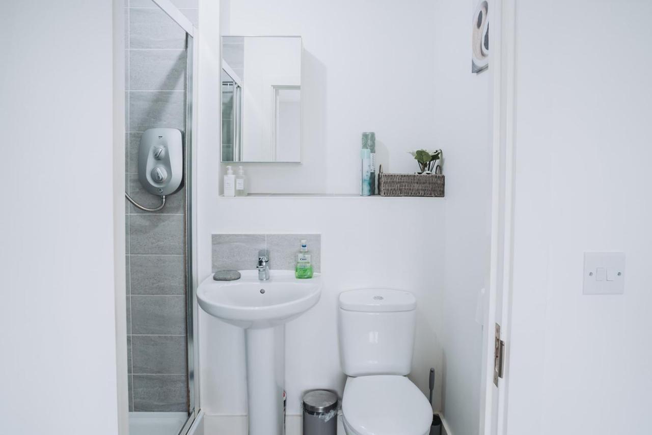 Deluxe 2 Bed Flat In Patchway Near Aztec West And Cribbs Causeway Bristol Apartment Ngoại thất bức ảnh