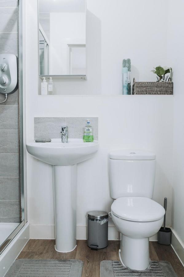 Deluxe 2 Bed Flat In Patchway Near Aztec West And Cribbs Causeway Bristol Apartment Ngoại thất bức ảnh